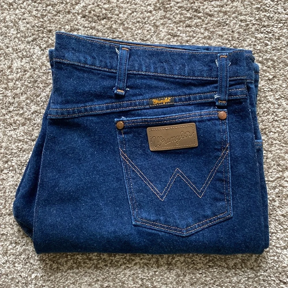 WRANGLER® COWBOY CUT® ORIGINAL FIT JEAN IN DARK STONE SIZE 40 X 30 💙EUC💙